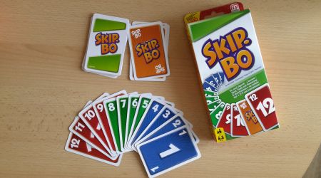 Skip Bo karte za igranje.